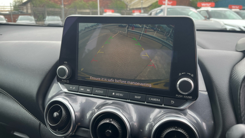 Nissan Juke 1.0 DiG-T 114 N-Connecta 5dr Petrol Hatchback